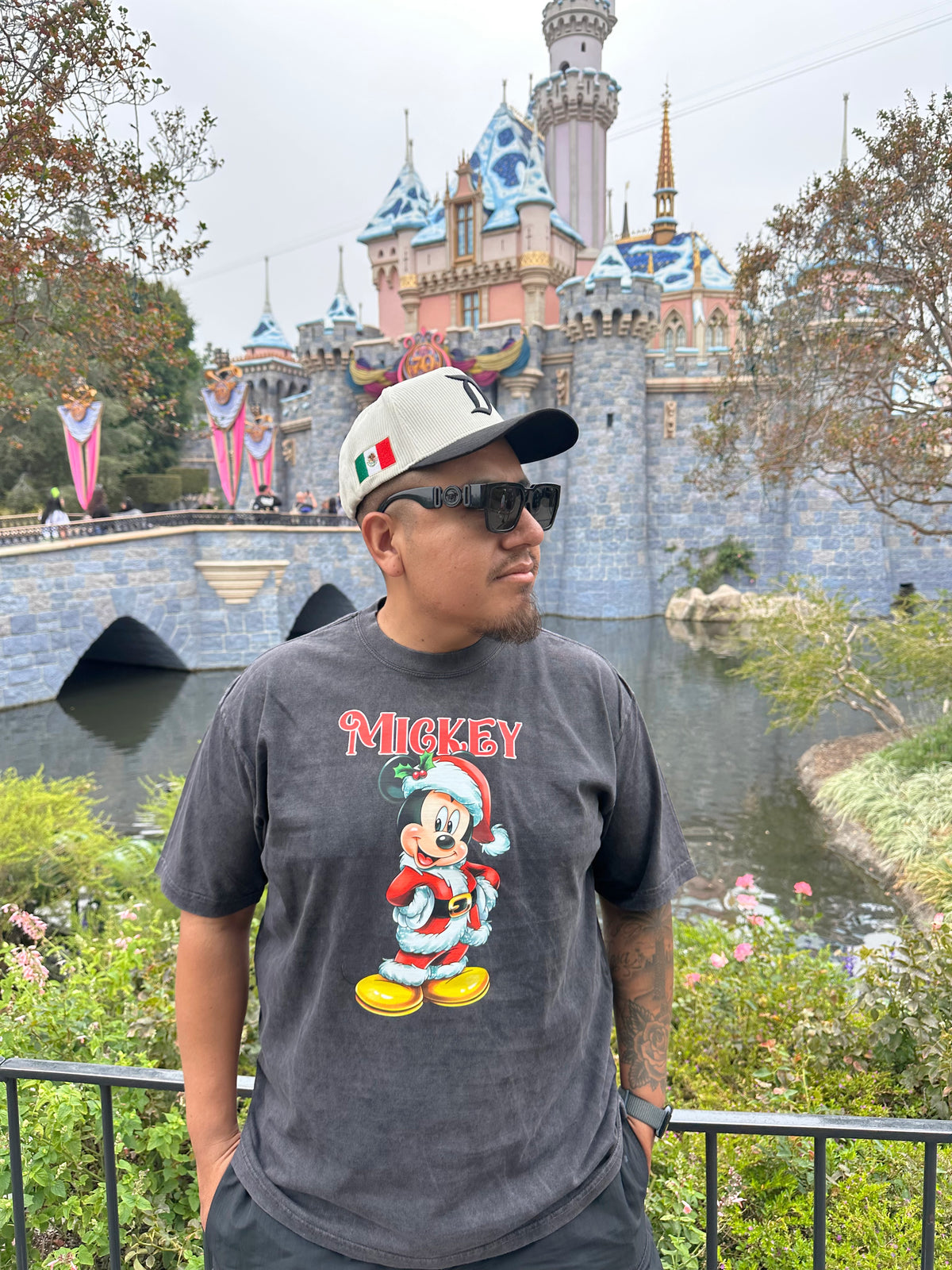 Mouse Santa Clause Vintage Tee